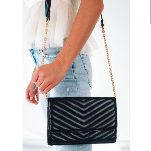 Urban Expressions ~ The Tamara Black Quilted Crossbody Bag - Picture 4 of 9